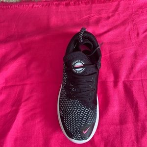 NEW Nike Womens Running Shoes size 7.5 US